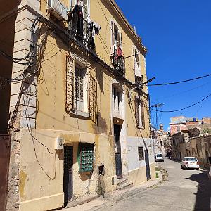 VOYAGE 20230926_120402 ORAN RUE DU VIEUX CHATEAU